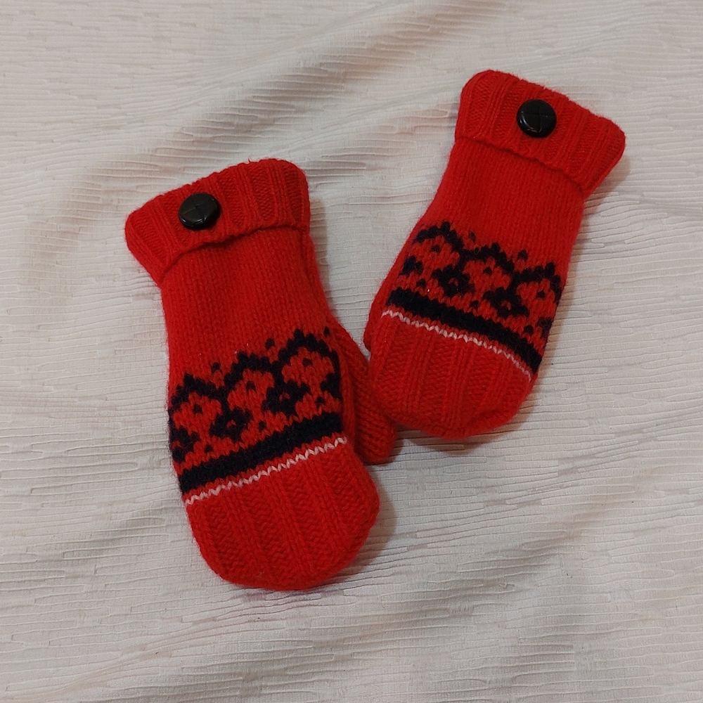 Vintage Red Knit Mittens with Navy Heart Motif